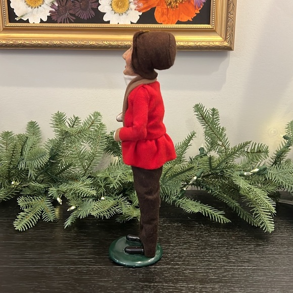 Byers’ Choice Caroler - Picture 2 of 7